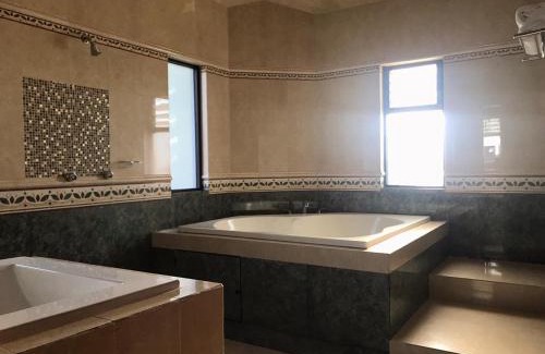 Yuriria Hotel | HOTEL CANDELERO