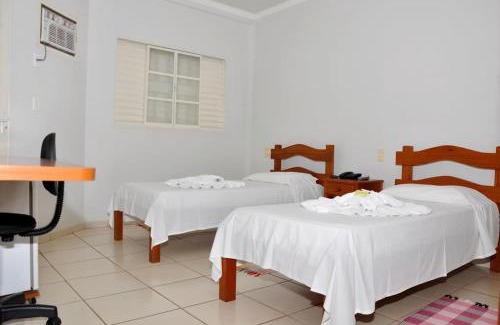 Uberaba Hotel | Hotel Carolina 2 - próximo a Universidade de Uberaba uniube - ao Aeroporto Fórum De uberaba - hospital Mario Palmeirio ao Hospital São Marcos e hospital Regional