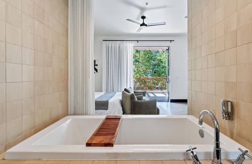 Claremont Hotel | Hotel Casa 425 + Lounge