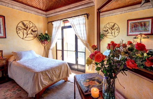 Atascadero Hotel | Hotel Casa Angelitos