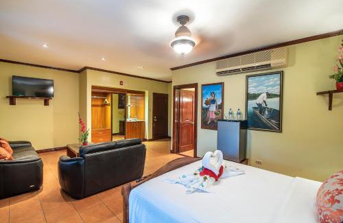 Golfito Hotel | Hotel Casa Roland Golfito Resort
