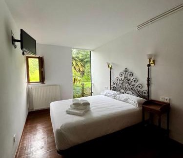 Salas Hotel | Hotel Castillo Valdés Salas