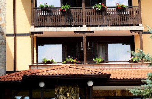 Apriltsi Hotel | Hotel Center
