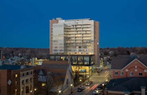 Iowa City Hotel | Hotel Chauncey Iowa City, Tapestry Collection by Hilton