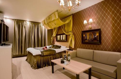 Nishihara Hotel | Hotel Christmas Night at the Opera (Love Hotel)