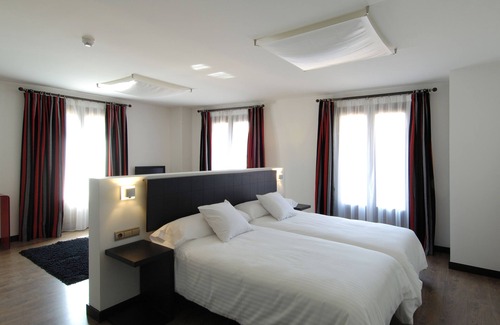 Daroca Hotel | Hotel Cienbalcones