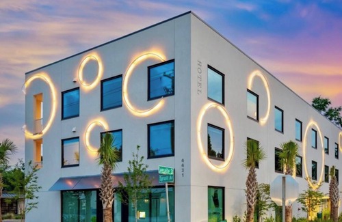 North Charleston Hotel | Hotel Circulo - Park Circle - Suite 250