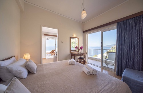 Bralos Hotel | Hotel Cokkinis