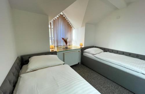 Unicov Hotel | Hotel COLCHI
