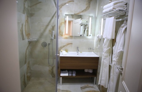 Berat Hotel | Hotel Colombo