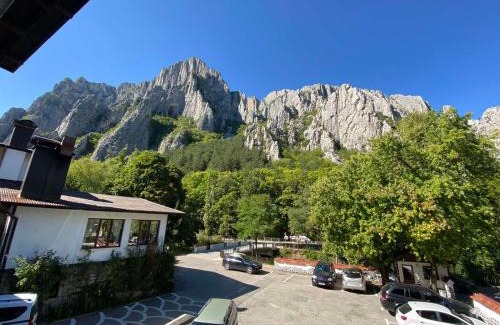 Vratsa Hotel | Hotel Complex Chayka