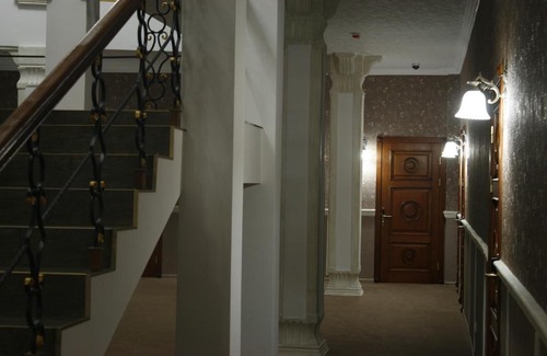Sviatohirsk Hotel | Hotel Complex Monarkh