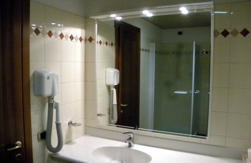 Caerano di San Marco Hotel | Hotel Corone