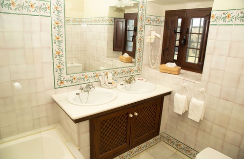 Gerena Hotel | Hotel Cortijo el Esparragal