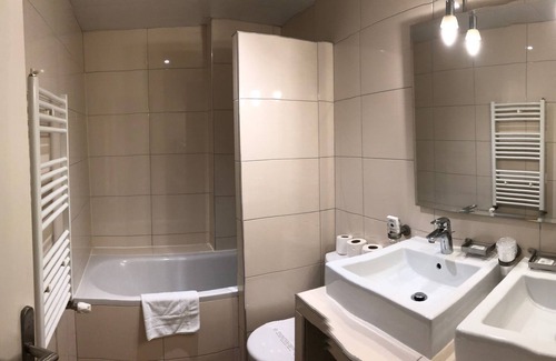 Strasbourg -Saint-Denis Hotel | Hotel Cosmotel