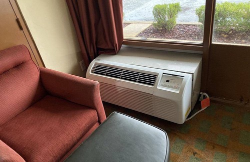 Shreveport Hotel | Hotel ∙ Cozy Inn