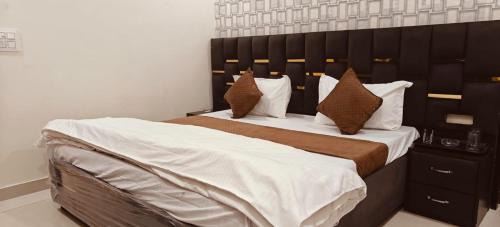 Ludhiana Hotel | Hotel Crystal