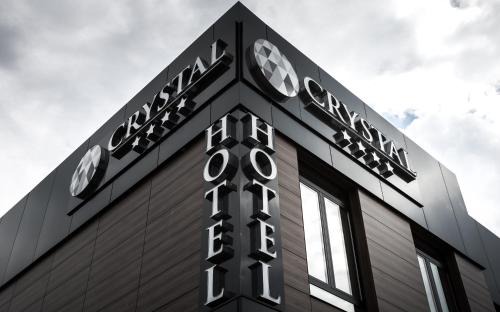 Stari Banovci Hotel | Hotel Crystal