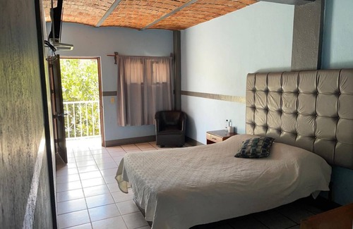 Etzatlan Hotel | Hotel Cuatro Caminos Etzatlan Hotel con Ambiente Familiar,5 Minutos del Centro