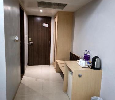 Paltan Bazaar Hotel | Hotel Daaysco Oley Allo