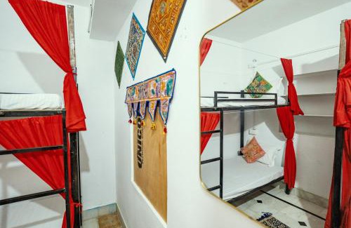 Amar Sagar Pol Bed & Breakfast | Hotel Darsh Safari - Fort View