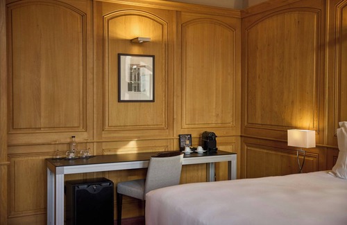 Quartier Vieux Marche-Cathedrale Hotel | Hotel de Bourgtheroulde, Autograph Collection