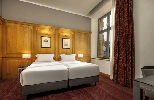 Quartier Vieux Marche-Cathedrale Hotel | Hotel de Bourgtheroulde, Autograph Collection