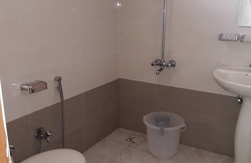 Azad Kashmir Hotel | Hotel De Rose Wood Batakundi