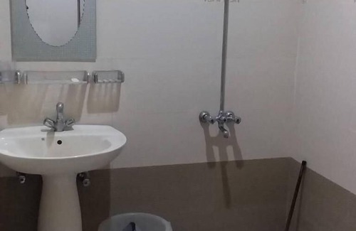 Azad Kashmir Hotel | Hotel De Rose Wood Batakundi