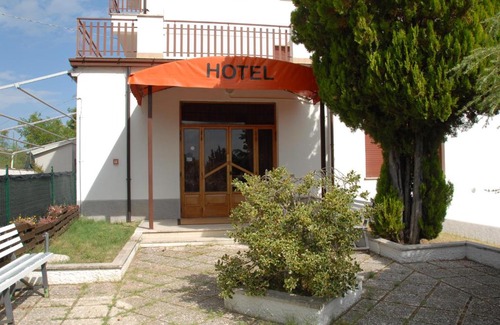Montedinove Hotel | Hotel Del Duca