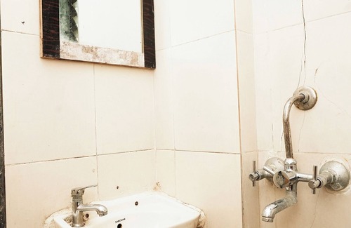 Amarnath Hotel | Hotel Della Comfort near Ambreshwar Shiv Mandir, Ambernath