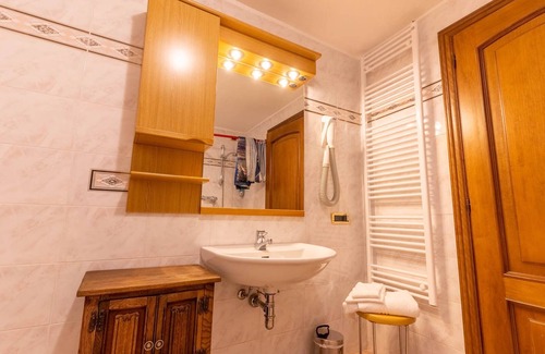 Saint-Rhemy-en-Bosses Hotel | Hotel Des Alpes
