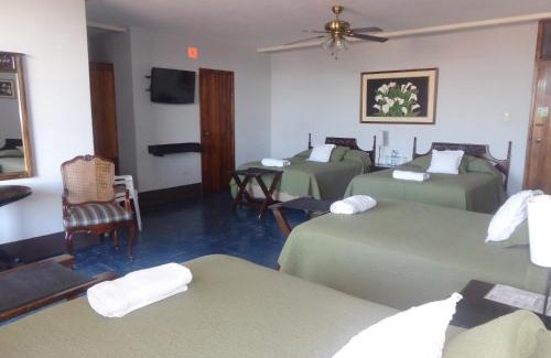 Retalhuleu Bed & Breakfast | Hotel Doña Carmen