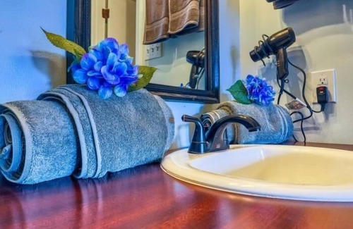 Eutawville Hotel | Hotel Double Lakefront Rooms - Hotel Double Lakefront Rooms