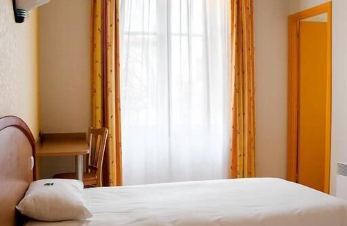 Volvic Hotel | Hotel du Commerce