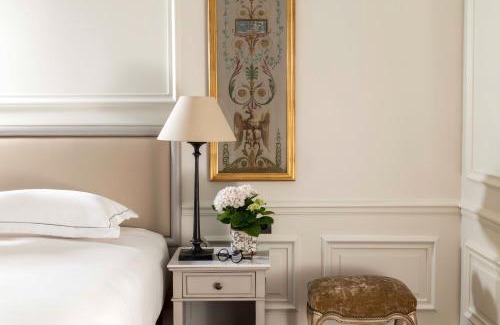 Saint-Thomas-d'Aquin Hotel | Hotel Du Quai Voltaire