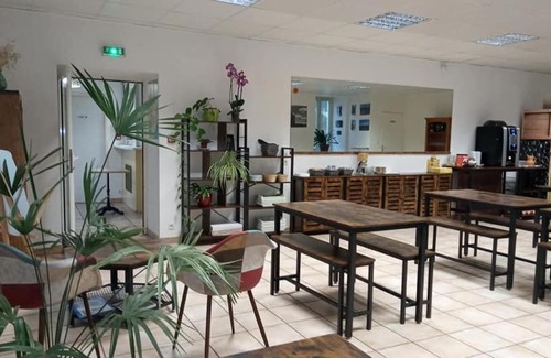 Le Caylar Hotel | Hotel Du Rocher