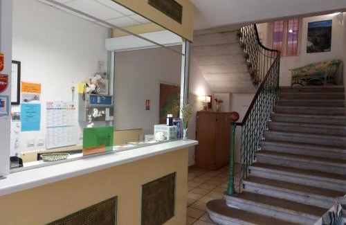 Le Caylar Hotel | Hotel Du Rocher