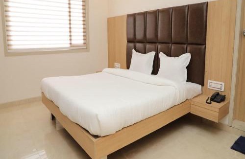 Ahmednagar Hotel | Hotel Dwarka Palace