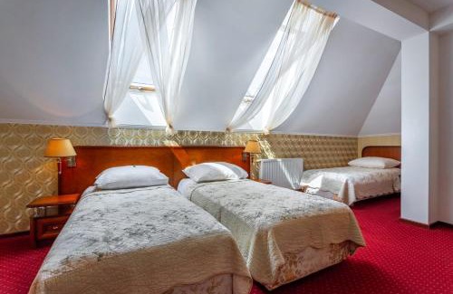 Ksiezyno Hotel | Hotel - Dworek Tryumf