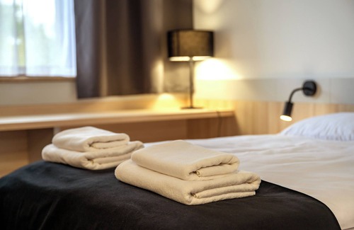 West Pomeranian Voivodeship Hotel | Hotel Dworski Galaktyczny Park