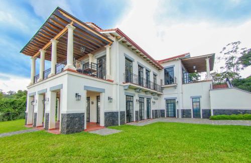 Barva Hotel | Hotel El Arca, Jardín Botánico y Restaurante