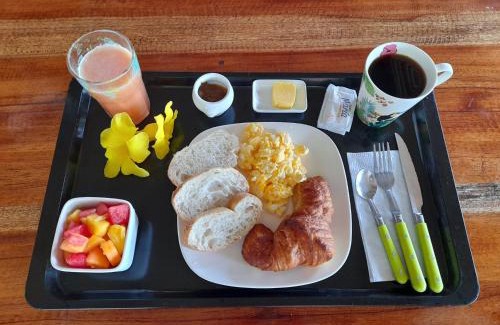 Cahuita Bed & Breakfast | Hotel El Colibri Rojo - Cabinas - Le Colibri Rouge