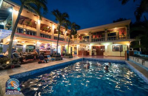 Playa Hermosa Hotel | Hotel El Velero
