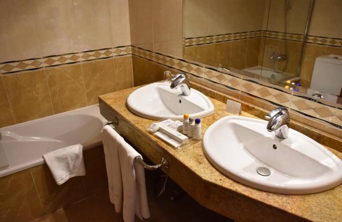 Arrabal Hotel | Hotel Ele Puente Romano