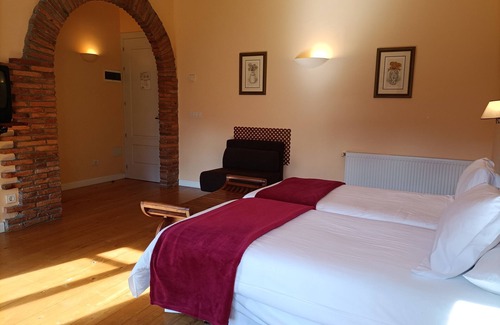 San Miguel de Aras Hotel | Hotel Boutique Villa De Palacios, una Casa de Ensueño en un Entorno Inigualable