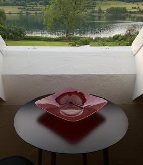 Schalkenmehren Hotel | Hotel-Ferienwohnungen Cafe Maarblick