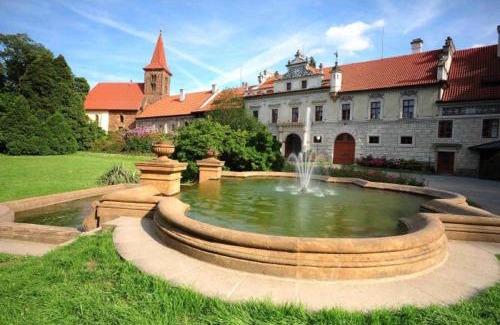 Pruhonice Hotel | Hotel Floret