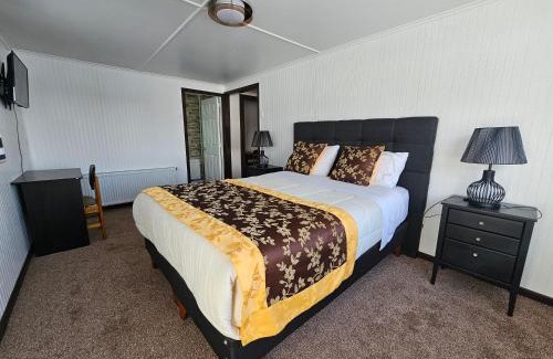 Puerto Williams Hotel | Hotel Forjadores del Cabo de Hornos