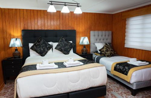 Puerto Williams Hotel | Hotel Forjadores del Cabo de Hornos